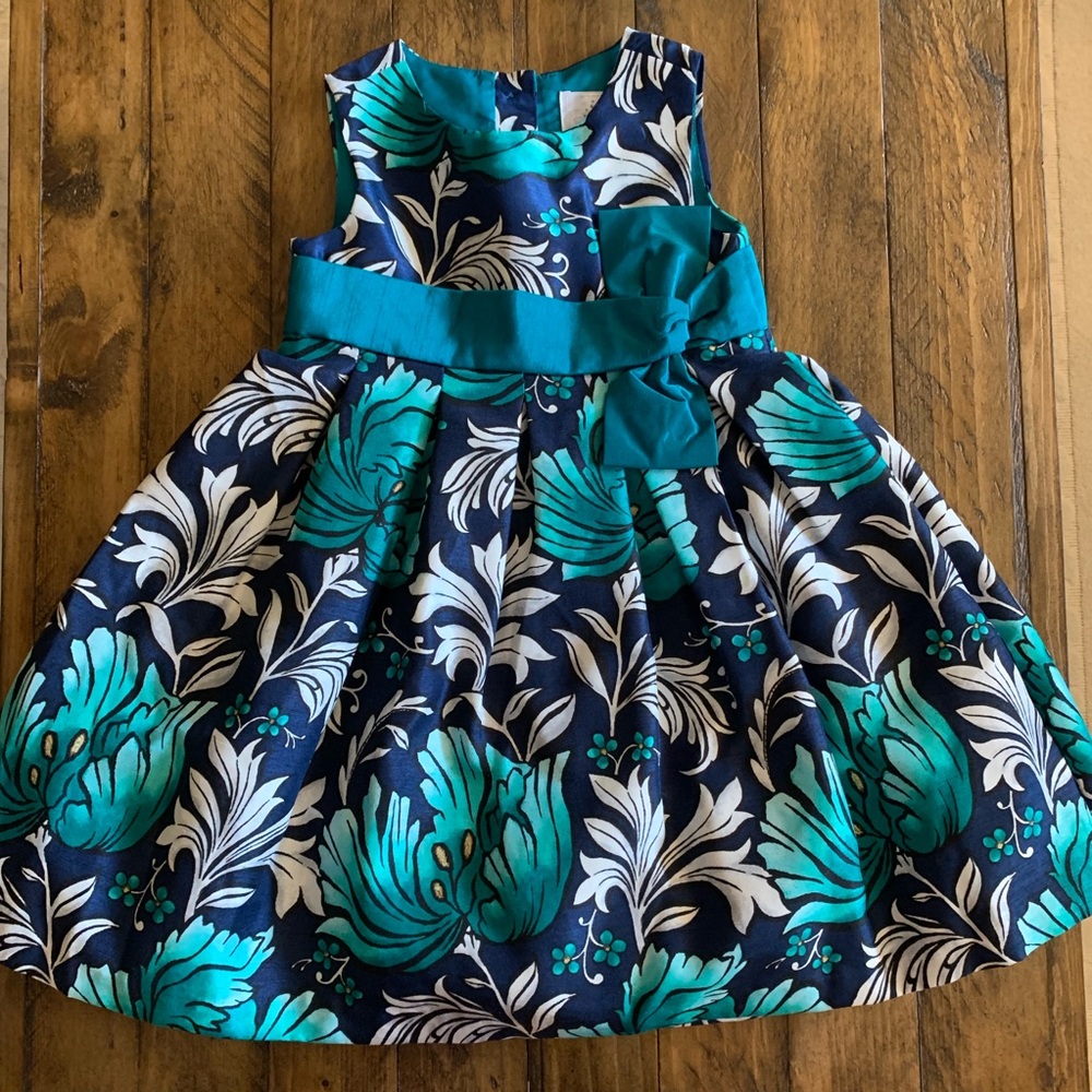Beautiful floral dress.
